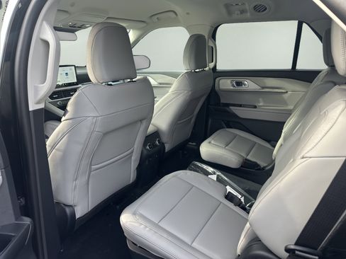 New 2026 Ford Explorer Active w/ Active Comfort Package image 10