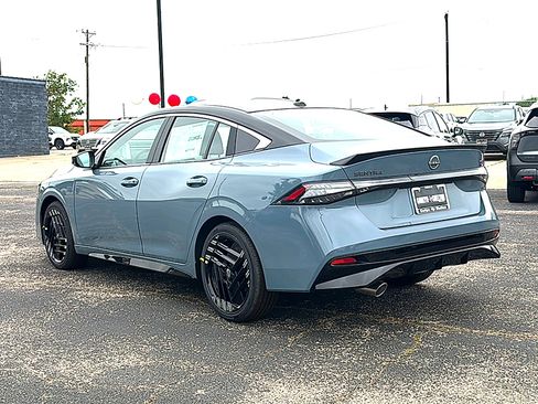 New 2026 Nissan Sentra SR w/ Floor Mat Package FWD image 6