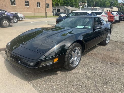 Used 1995 Chevrolet Corvette Coupe RWD image 4