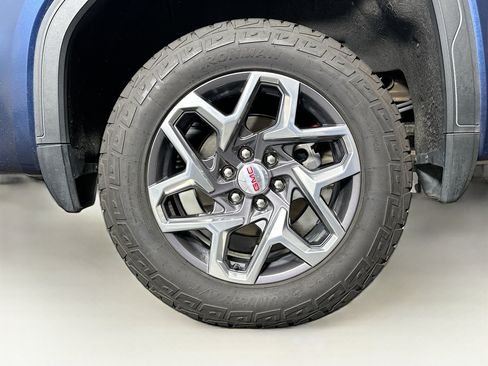 Used 2023 GMC Sierra 1500 SLT AWD/4WD image 11