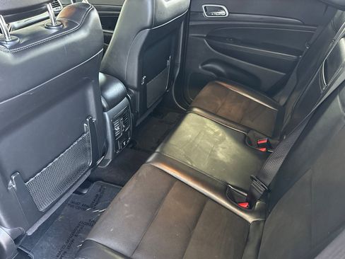 Used 2020 Jeep Grand Cherokee Altitude RWD image 11