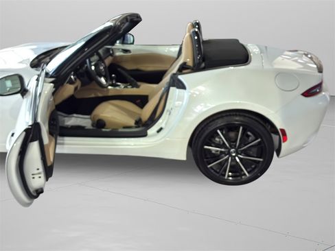 New 2025 MAZDA MX-5 Miata Grand Touring image 31