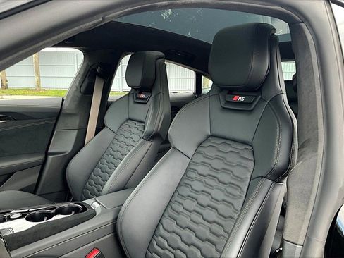 New 2026 Audi RS e-tron GT performance image 20