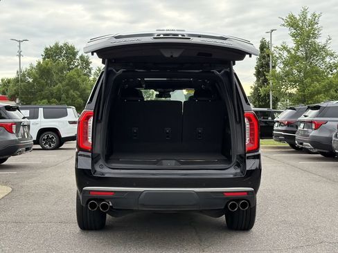 Used 2023 GMC Yukon Denali RWD image 15