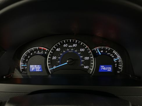 Used 2013 Toyota Camry XLE FWD image 15