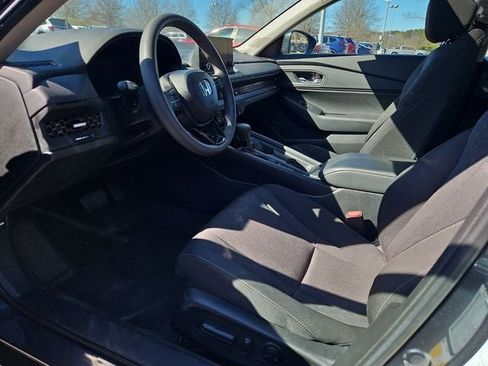 Used 2025 Honda Accord SE image 18