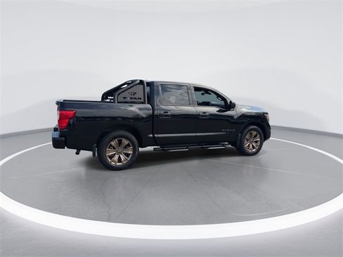 Used 2024 Nissan Titan SV w/ SV Bronze Edition Package image 8