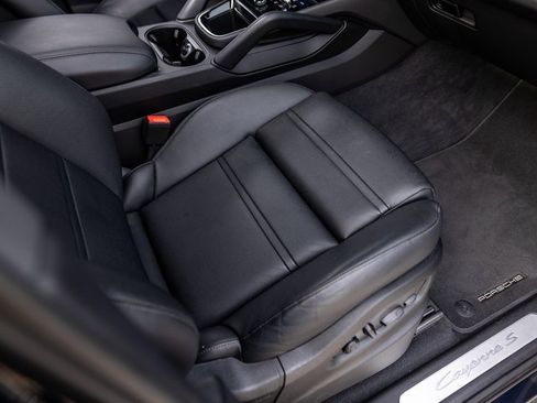 Certified 2025 Porsche Cayenne S image 45