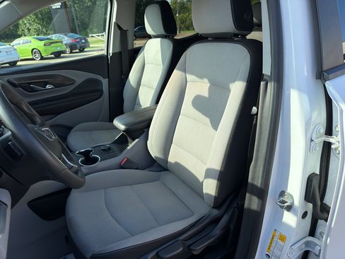 Used 2023 GMC Terrain SLE FWD image 10