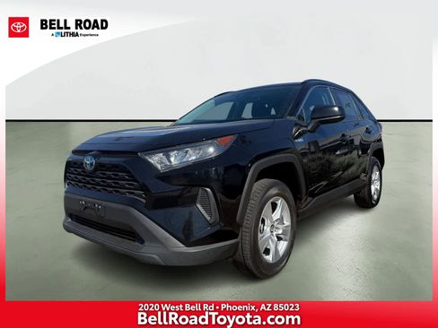 Used 2021 Toyota RAV4 LE image 1