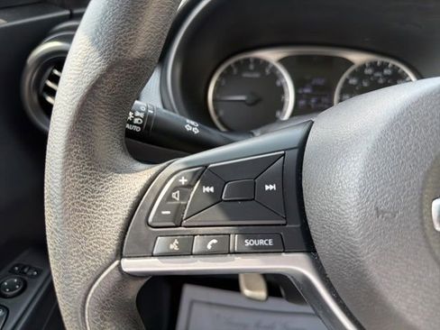Used 2018 Nissan Kicks S FWD image 18