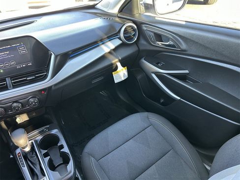 Used 2026 Chevrolet Trax LS w/ LS Convenience Package image 16
