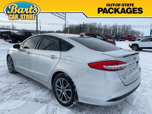 Used 2017 Ford Fusion SE w/ Equipment Group 201A image 4