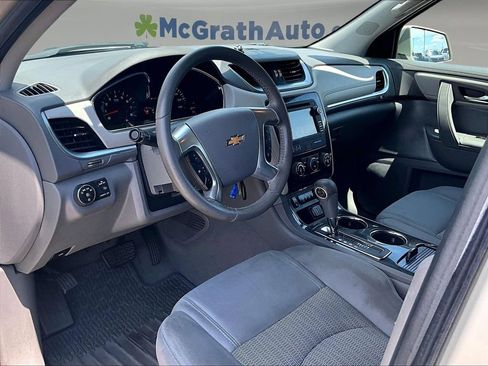 Used 2016 Chevrolet Traverse LT w/ Style and Technology Package FWD image 21