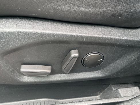 Used 2022 Ford Edge ST image 11