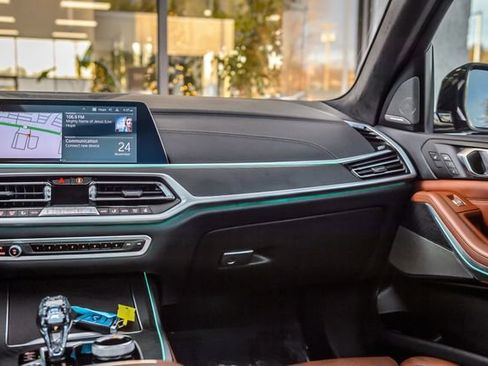 Used 2022 BMW X7 xDrive40i w/ M Sport Package image 36