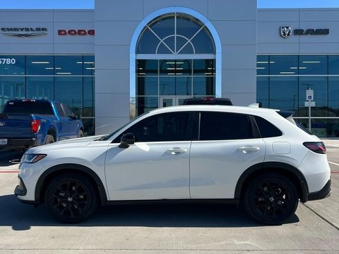 Used 2023 Honda HR-V Sport image 7