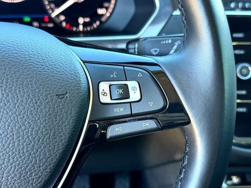 Used 2019 Volkswagen Tiguan SEL Premium image 12