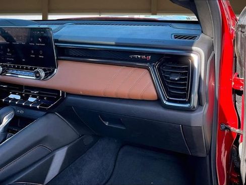 Used 2023 GMC Canyon AT4 w/ AT4 Premium Package image 17