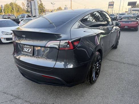 Used 2024 Tesla Model Y Performance AWD/4WD image 4