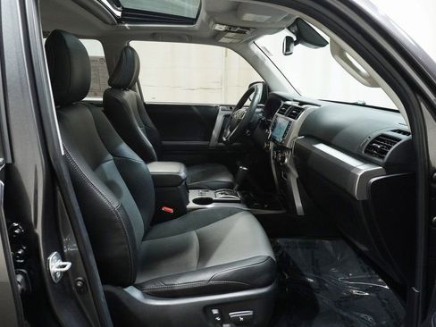 Used 2022 Toyota 4Runner SR5 Premium image 12