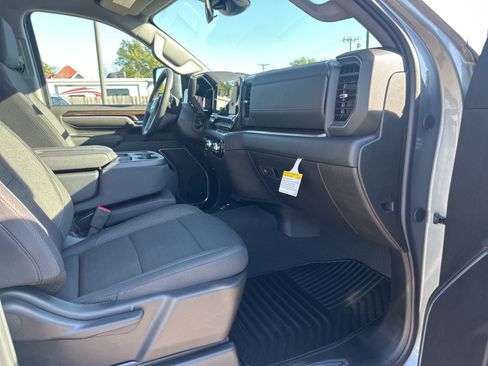 New 2026 GMC Sierra 2500 SLE w/ SLE Value Package; image 21