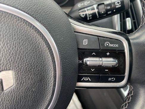 Certified 2023 Kia Sorento S w/ Panoramic Sunroof Package image 19