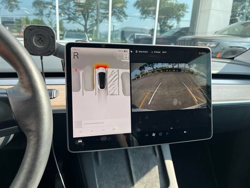 Used 2023 Tesla Model Y Long Range AWD/4WD image 12