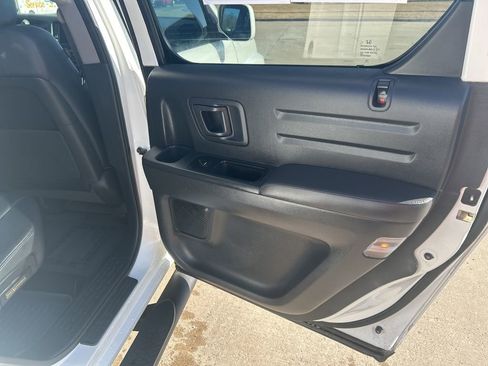 Used 2014 Honda Ridgeline SE image 22