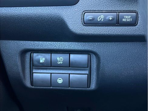 Used 2018 Nissan Leaf SV w/ SV Technology Package FWD image 17