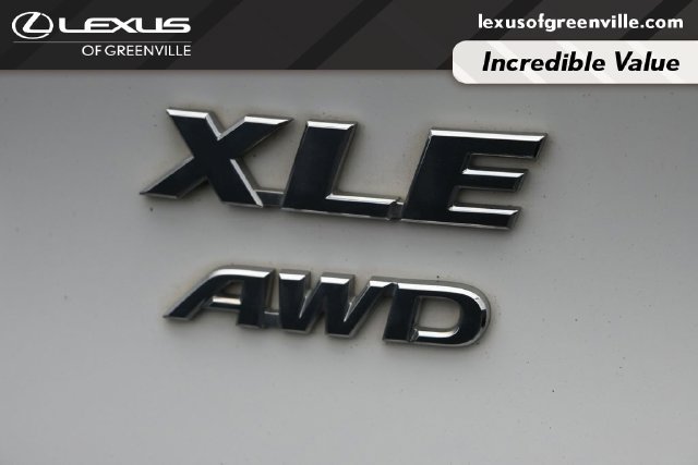 Used 2019 Toyota RAV4 XLE Premium w/ Cold Weather Package AWD/4WD image 30
