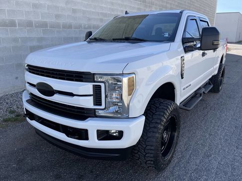 Used 2019 Ford F250 XLT w/ XLT Value Package image 16