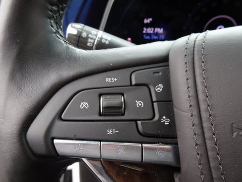 Used 2024 Cadillac Escalade ESV Sport Platinum w/ LPO, ONYX Package image 35