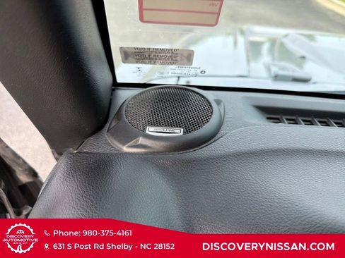 Used 2017 Jeep Wrangler Unlimited Sahara AWD/4WD image 14