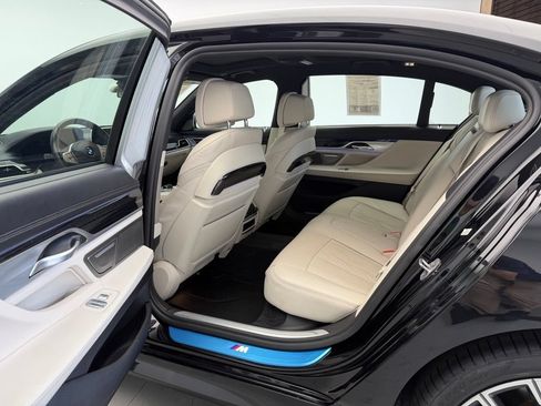 Used 2022 BMW 750Li xDrive AWD/4WD image 7