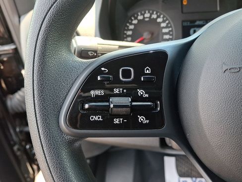 Used 2022 Mercedes-Benz Sprinter 2500 image 20