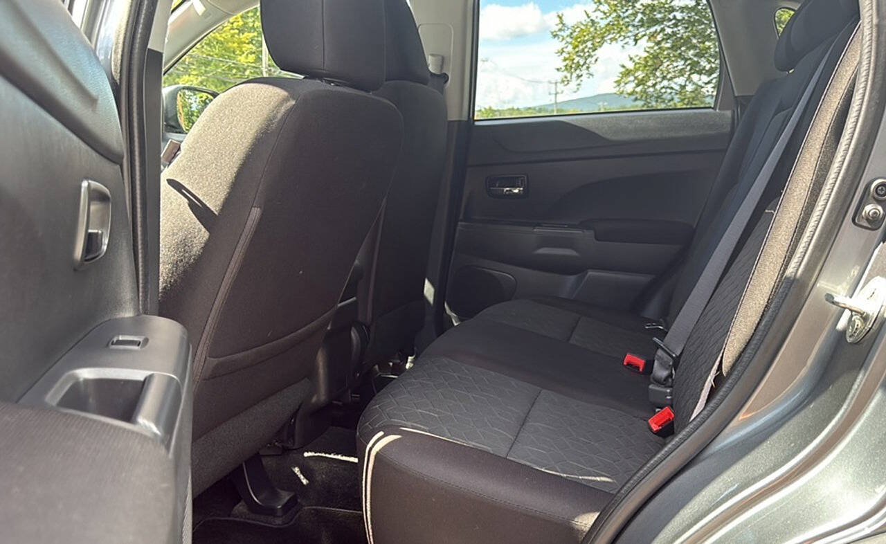 Used 2025 Mitsubishi Outlander Sport AWD image 16
