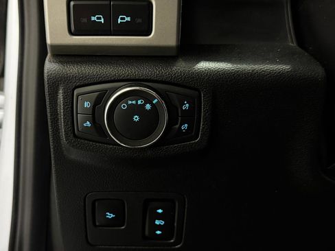 Used 2020 Ford F250 4x4 Crew Cab Super Duty image 6