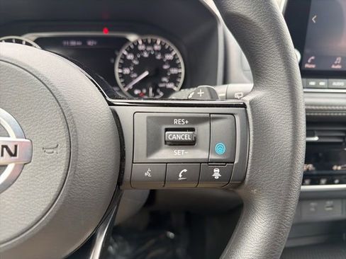 Used 2021 Nissan Rogue SV image 17