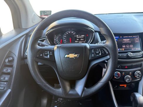 Used 2021 Chevrolet Trax LT AWD/4WD image 14