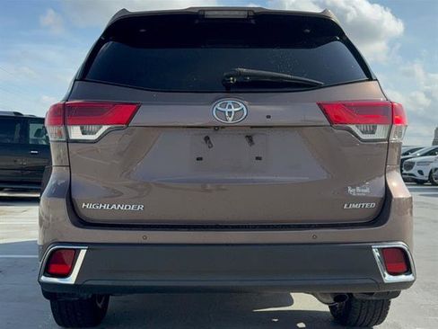 Used 2019 Toyota Highlander Limited image 7