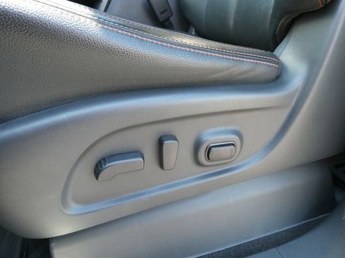 Used 2021 Nissan Titan PRO-4X w/ Pro-4x Convenience Package AWD/4WD image 27