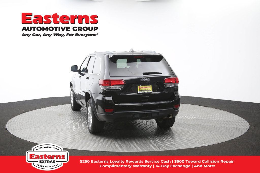 Used 2021 Jeep Grand Cherokee Laredo AWD/4WD image 38