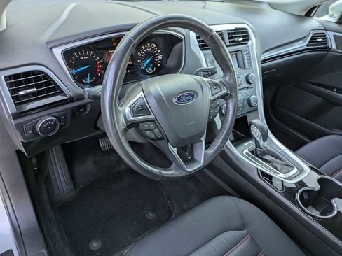 Used 2014 Ford Fusion SE w/ Equipment Group 201A image 2