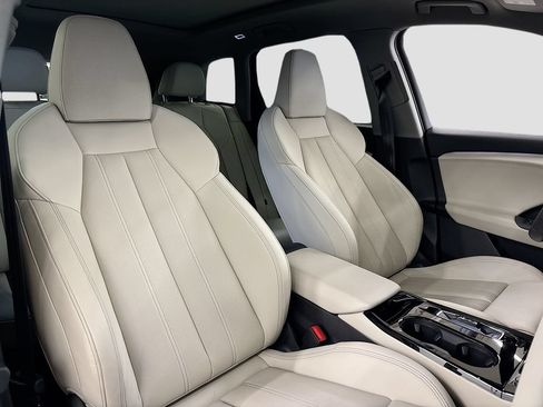 Used 2025 Audi Q6 e-tron Premium Plus w/ Premium Plus AWD/4WD image 14