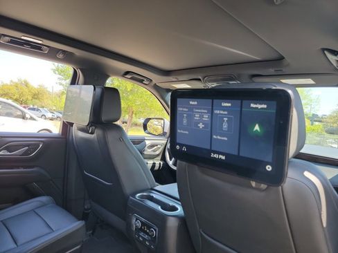 Used 2021 Chevrolet Tahoe Z71 w/ Rear Media and Nav Package image 15