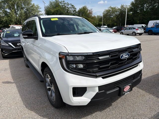 New 2027 Ford Expedition Active AWD/4WD image 1