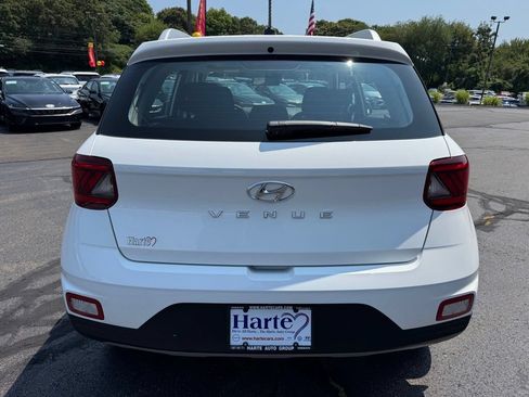 Used 2026 Hyundai Venue SEL FWD image 6