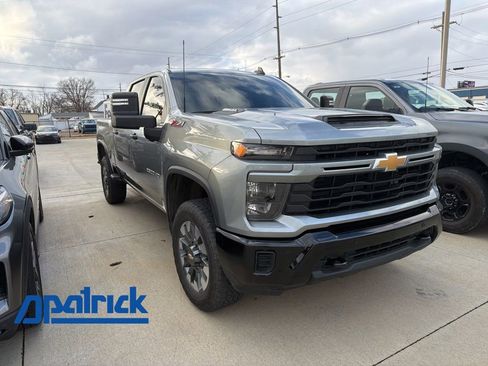 Used 2025 Chevrolet Silverado 2500 Custom w/ Custom Value Package image 1