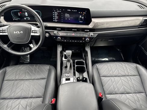 Used 2025 Kia Telluride AWD image 13